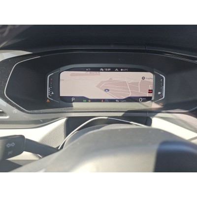 Блоки мультимедиа и приборные панели в комплектациях VW Taos из США